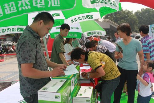 華夏行鄭州首發(fā) 超杰電池&ldquo;叫板&rdquo;鉛酸電池回收