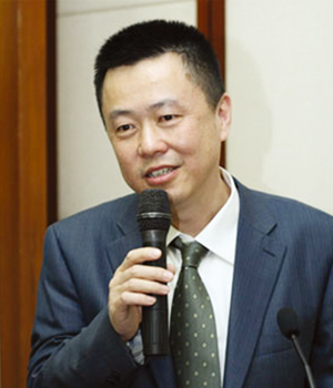 鐘景華-就飛輪儲能UPS技術(shù)的發(fā)展和應(yīng)用前景進行闡述和分析