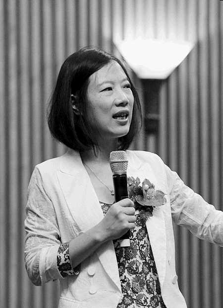 知名財(cái)經(jīng)評(píng)論家、財(cái)經(jīng)專欄作家葉檀博士