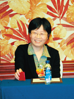 全國政協(xié)常委、上海市政協(xié)副主席、民革上海市委主委高小玫