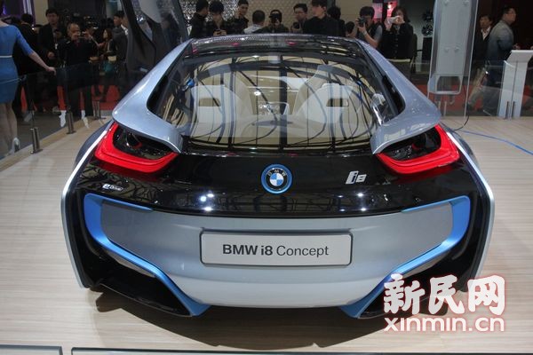 圖說(shuō)：寶馬i8都市電動(dòng)概念車(chē)。新民網(wǎng)記者 沈文林 攝