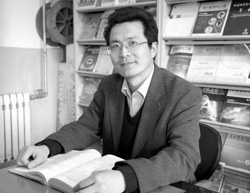 馬衍偉獲得了多項(xiàng)殊榮，包括國(guó)家杰出青年基金獲得者、中科院&ldquo;百人計(jì)劃&rdquo;入選者、&ldquo;新世紀(jì)百千萬人才工程&rdquo;國(guó)家級(jí)人選。