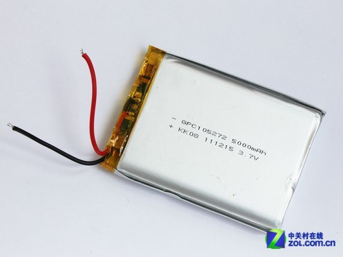 移動(dòng)電源內(nèi)部的鋰聚合物電芯