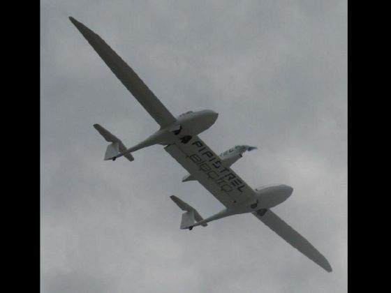 在2009年至2011年之間，美國(guó)宇航局發(fā)布了一項(xiàng)名為&ldquo;綠色飛行&rdquo;的挑戰(zhàn)賽。參賽者被要求設(shè)計(jì)一款新型客機(jī)，其運(yùn)載200名乘客飛行一英里油耗僅為1加侖或其它同等指標(biāo)，與此同時(shí)還必須大大降低飛行中的噪音水平