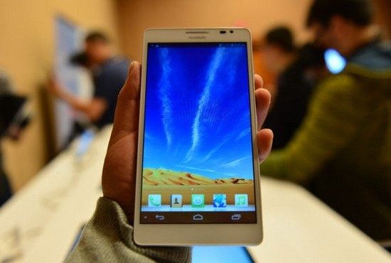 手機(jī)續(xù)航太爛？太陽能電池或成最佳方案